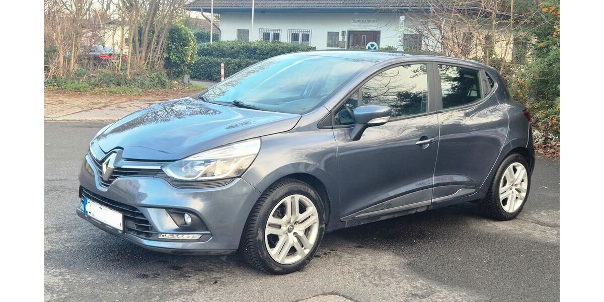 Renault Clio 64.711 km 8.300 &euro; Düsseldorf 40233