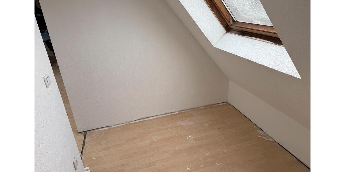 Duisburg Neudorf DG 3,5 Zimmer Terasse zu Vermieten 3 zimmer