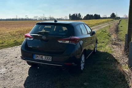 Toyota Auris 93.600 km 10.200 &euro; Leverkusen 51373