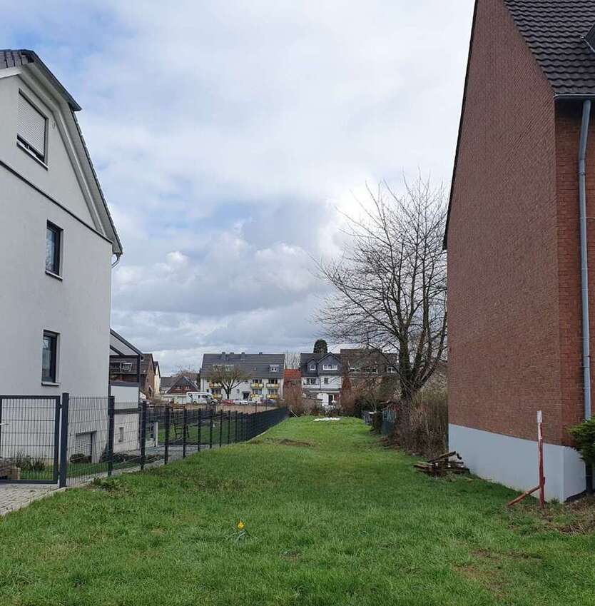 Grundstück zu verkaufen in Köln-Worringen 230.000 € 666 m²