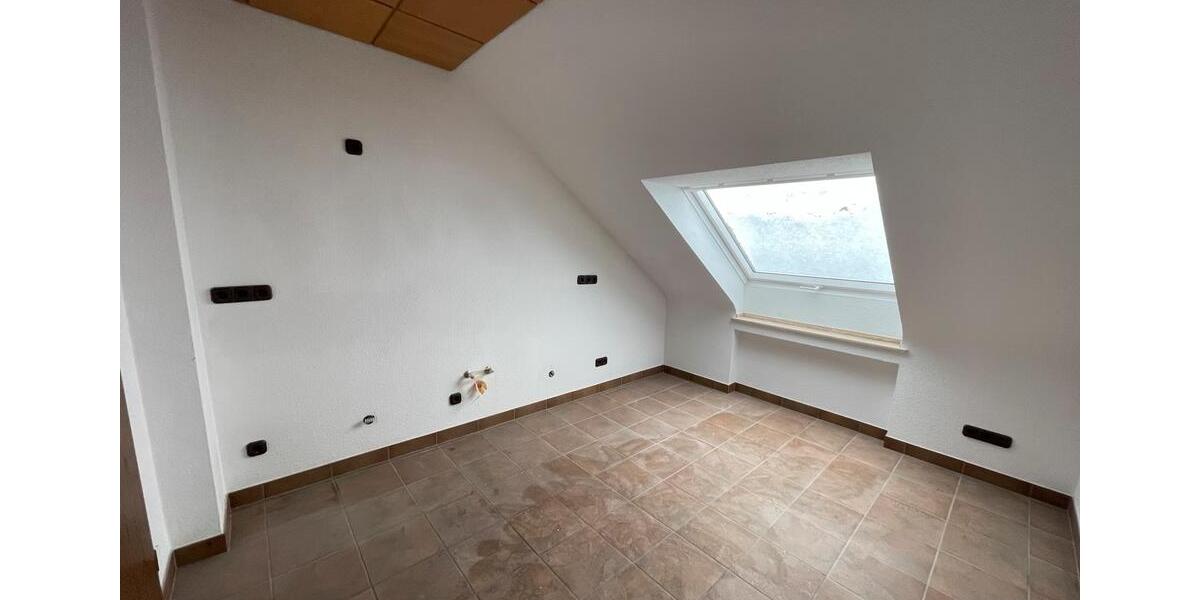 Dachgeschoßwohnung Mönchengladbach West - 2 Zimmer, 70 m&sup2;, 690&euro; | Angebot:25459987