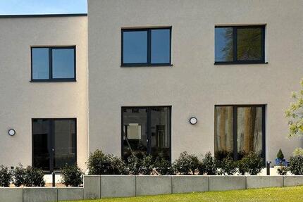 Haus Düsseldorf Flingern Süd - 4 Zimmer, 135 m&sup2;, 2.700&euro; | Angebot:26196887