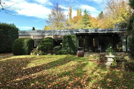 Architektonisch klarer Bungalow mit Weitblick ins Grüne - Wohnen in einer der besten Lagen von Norf! 6 zimmer