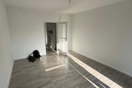Wohnung Duisburg Duisburg-Mitte - 1.5 Zimmer, 32 m&sup2;, 700&euro; | Angebot:26464184