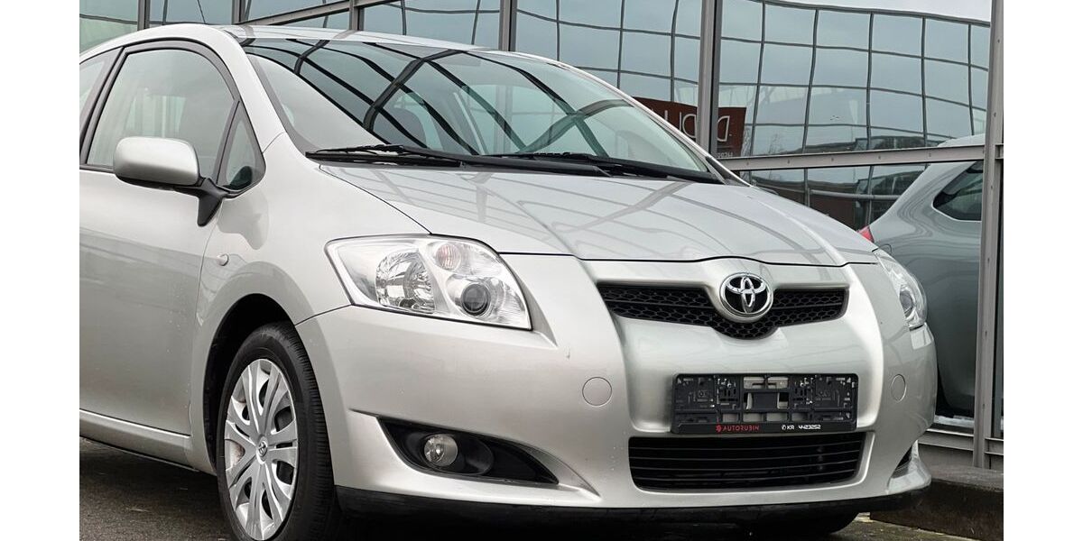 Toyota Auris 149.544 km 5.490 &euro; Mönchengladbach 41068