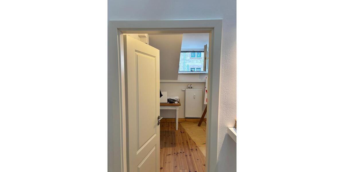Dachgeschoßwohnung Duisburg Laar - 3 Zimmer, 77 m&sup2;, 725&euro; | Angebot:25343395