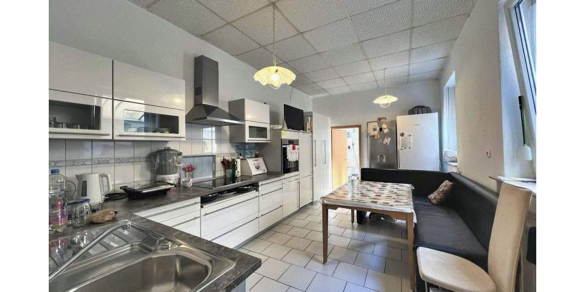 *Krefeld: Charmantes und gepflegtes Stadthaus für die große Familie inkl. kleinem Lagerraum Top* 5 zimmer