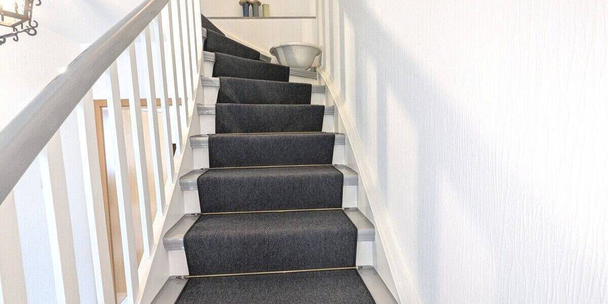 Perfekt für Ihre Familie: Freistehendes EFH mit Keller, Garage und Garten in ruhiger Waldrand-Lage 6 zimmer