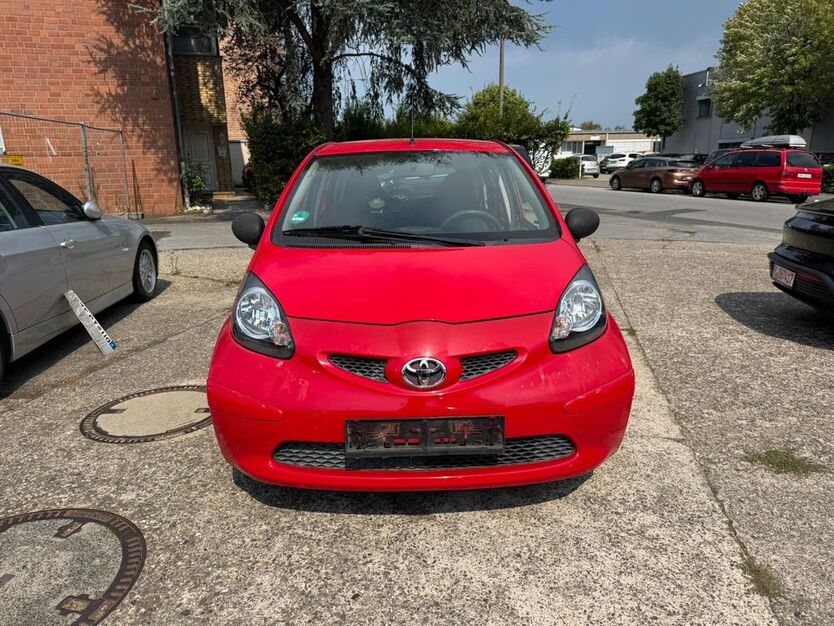 Toyota Aygo (X) 102.000 km 2.399 € Köln 50767