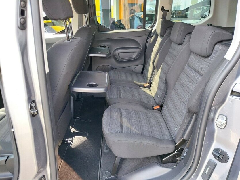 Opel Combo Life - e Ultimate 4.500 km 28.290 € HAAN 42781