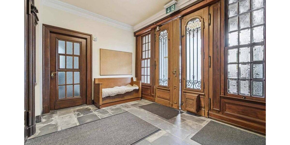 Exklusives Wohn- und Geschäftshaus mit langfristigen Mietern in Toplage am Allee-Center 6 zimmer