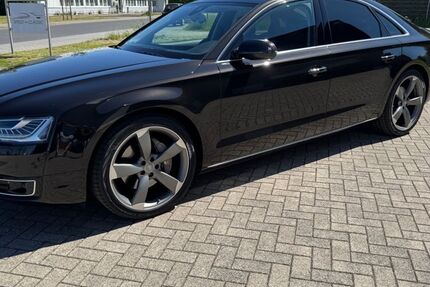 Audi A8 111.800 km 26.950 &euro; Mönchengladbach 41169