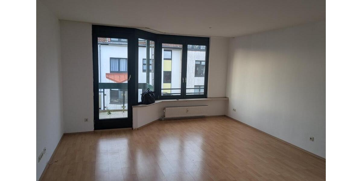 Helle 2-Zimmer-Wohnung mit Balkon & Tiefgarage im Grünen von DUS 2 zimmer