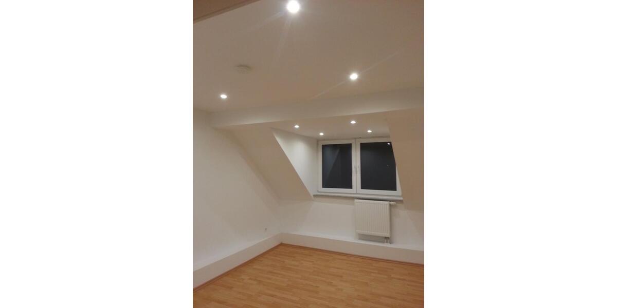 2 Zimmer DG mit BalkonTerrasse ab 01.05.26 zu vermieten! 2 zimmer