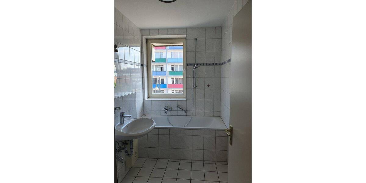 Etagenwohnung Krefeld Cracau - 3 Zimmer, 75 m&sup2;, 249.000&euro; | Angebot:26885023