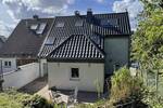 Stilvolles Generationenhaus: DHH, 7 Zimmer, 3 Bäder, großer Garten, Stellplatz