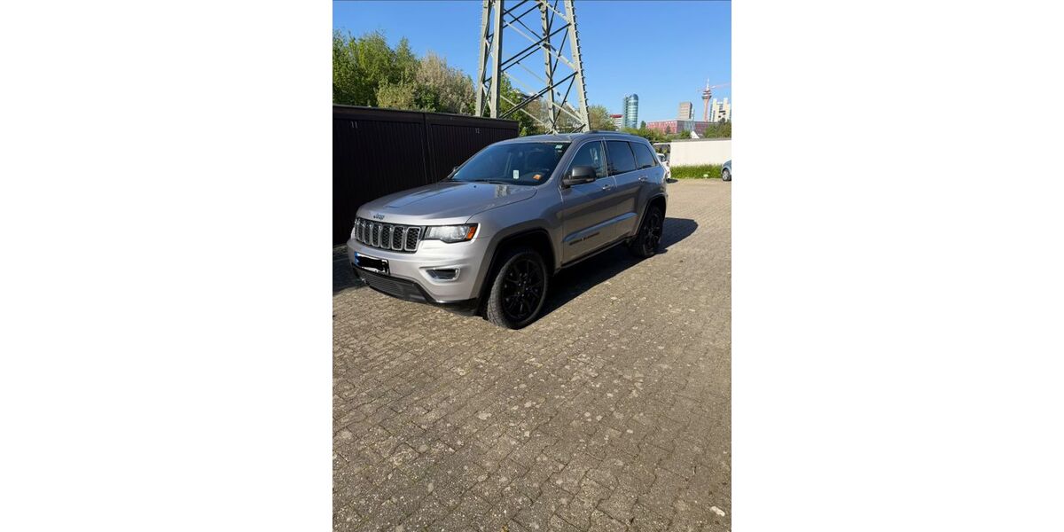 Jeep Grand Cherokee 132.000 km 20.100 &euro; Düsseldorf 40221