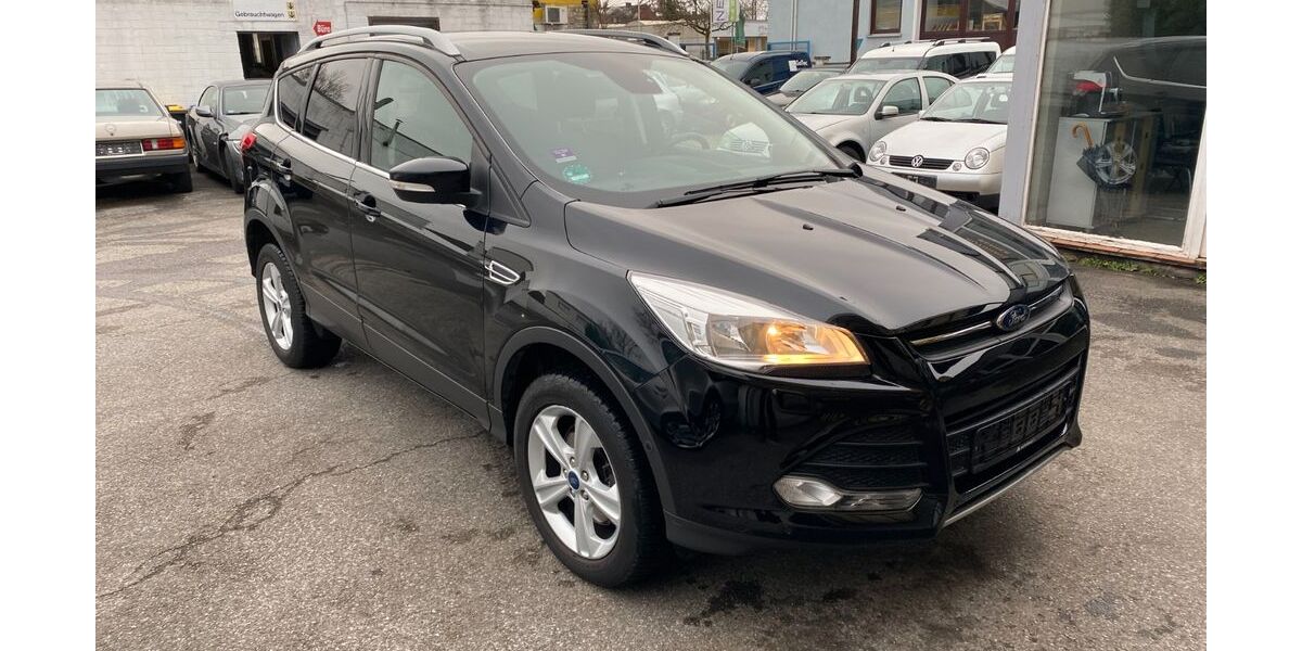 Ford Kuga 132.000 km 8.900 &euro; Monheim 40789