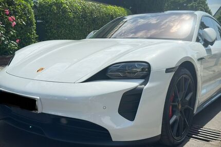 Porsche Taycan 14.884 km 101.900 &euro; Langenfeld 40764