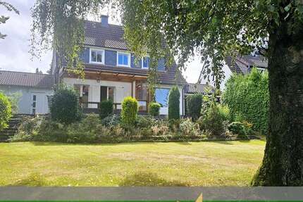 Haus zum Mieten in Burscheid 1.960 € 140 m²