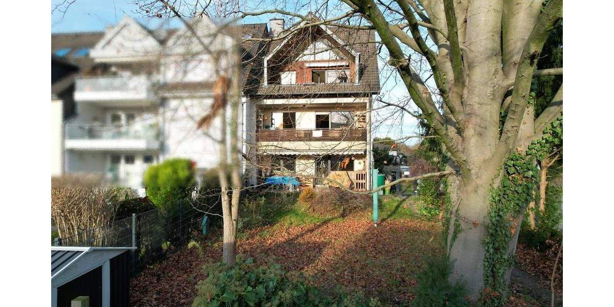 Großzügiges Zweifamilienhaus in bevorzugter Lage von Leverkusen-Lützenkirchen 8 zimmer
