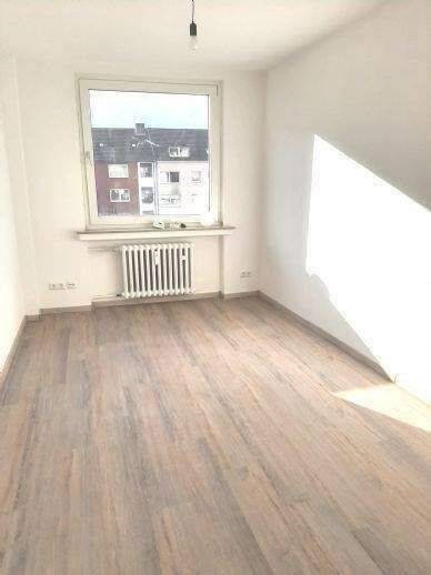 Etagenwohnung Duisburg Neudorf-Süd - 3 Zimmer, 84 m&sup2;, 890&euro; | Angebot:26903955