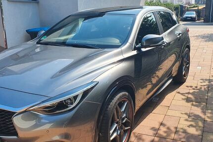 INFINITI Q30 110.000 km 13.200 &euro; Oberhausen 46117