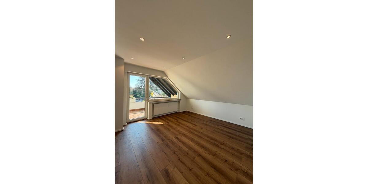 Dachgeschoßwohnung Langenfeld (Rheinland) - 3 Zimmer, 87 m&sup2;, 1.200&euro; | Angebot:26301690