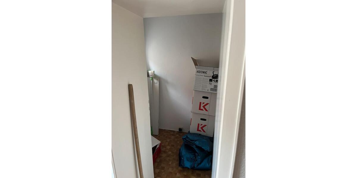 Zunächst Bewerberstopp! Biete helle 1 ZKB möbliert 1 zimmer