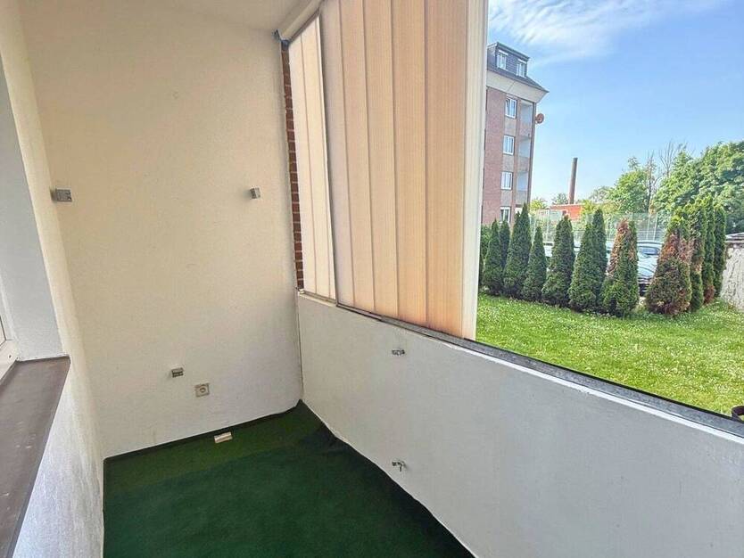 Attraktive Eigentumswohnung in Neuss Norf * leerstehend * gute Lage * Loggia * 4 Zimmer *