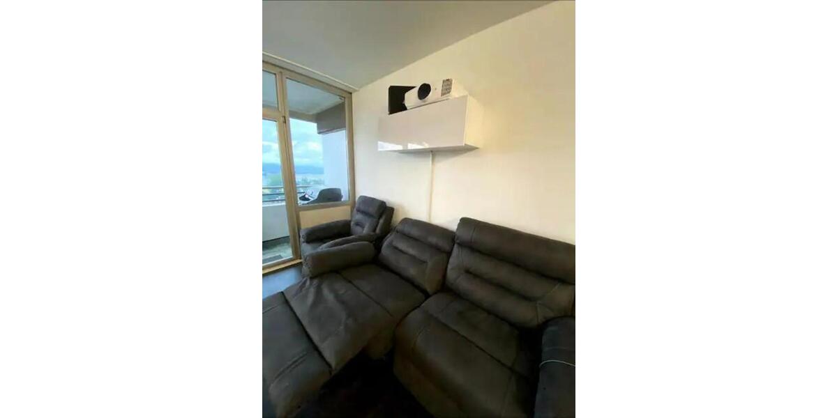 Etagenwohnung Neuss - 2 Zimmer, 70 m&sup2;, 1.300&euro; | Angebot:25806836