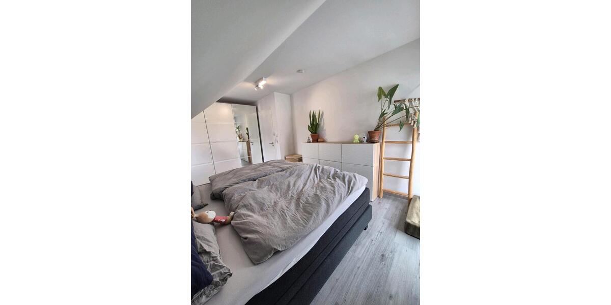 Dachgeschoßwohnung Leichlingen (Rheinland) - 3 Zimmer, 95 m&sup2;, 1.249&euro; | Angebot:26692780