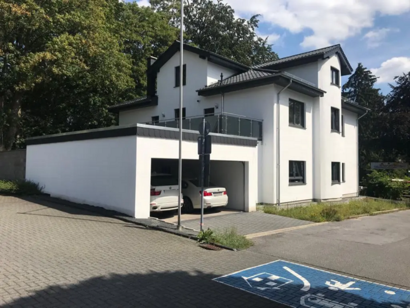 Haus zum Kaufen in Solingen 1.700.000 € 382 m² 6 zimmer