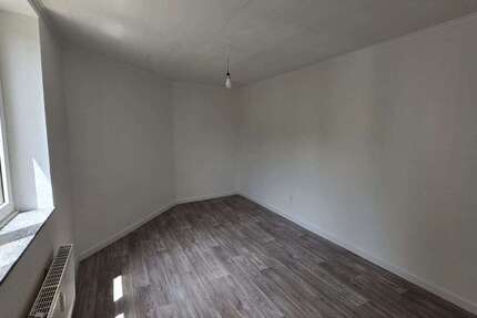 Haus Duisburg Marxloh - 3 Zimmer, 90 m&sup2;, 950&euro; | Angebot:27283024