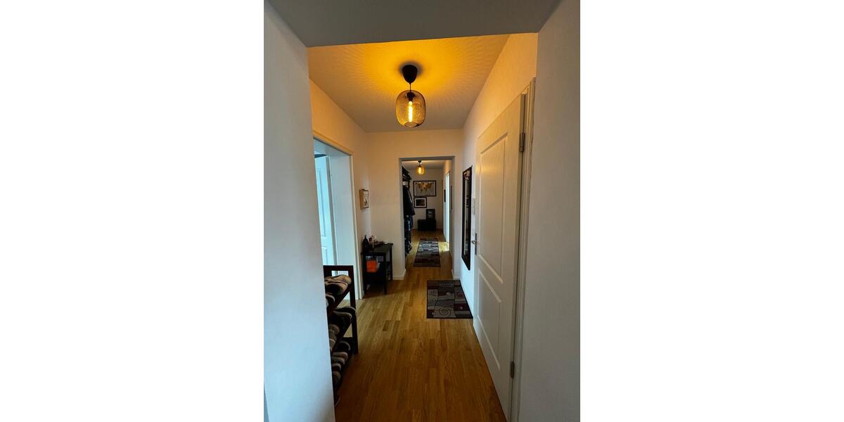 Sanierte 90qm DG-Wohnung mit Balkon, 2,5 Zi. ab 01.04.2026 D-Rath 2.5 zimmer