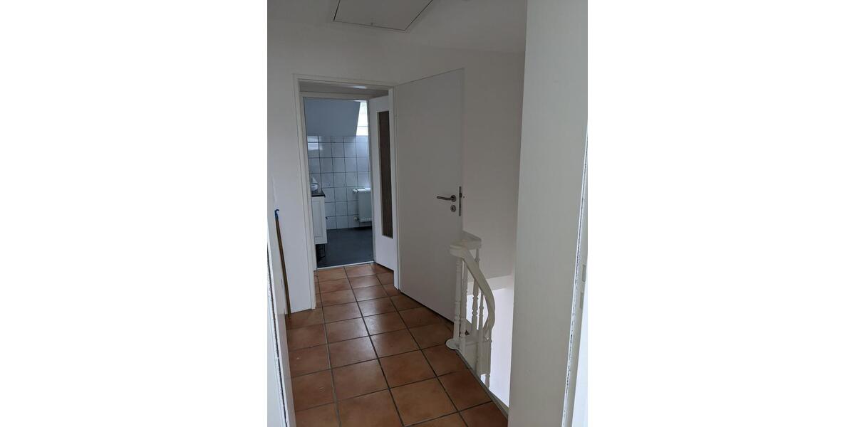 Doppelhaushälfte Solingen - 8 Zimmer, 150 m&sup2;, 1.821&euro; | Angebot:25245627