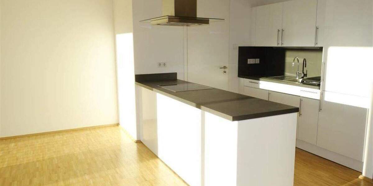 Etagenwohnung Mönchengladbach Stadtmitte - 2 Zimmer, 103 m&sup2;, 1.379&euro; | Angebot:25778925