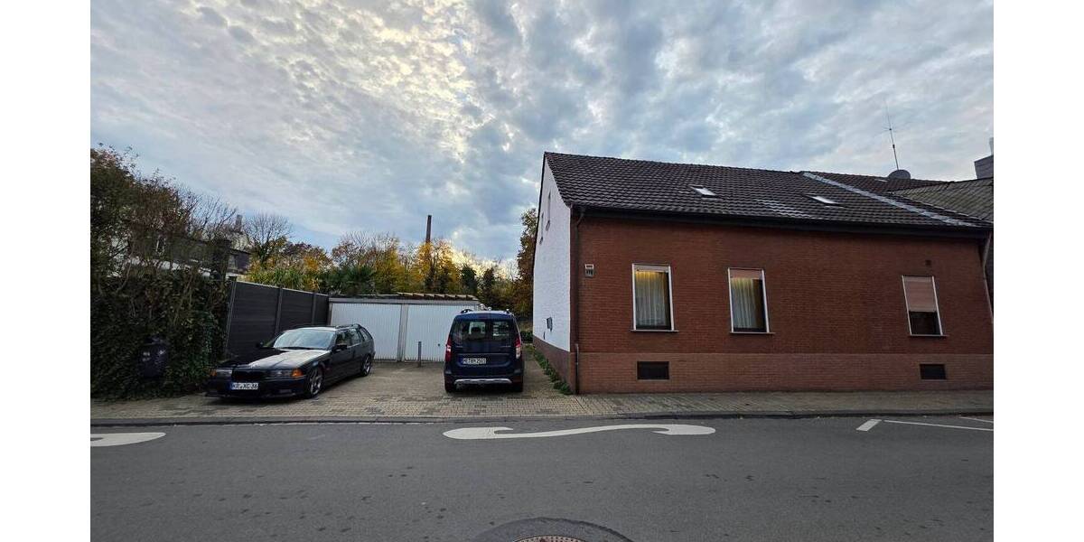Geräumiges Familienhaus in Krefeld DießemLehmheide mit sonniger Terrasse 7 zimmer
