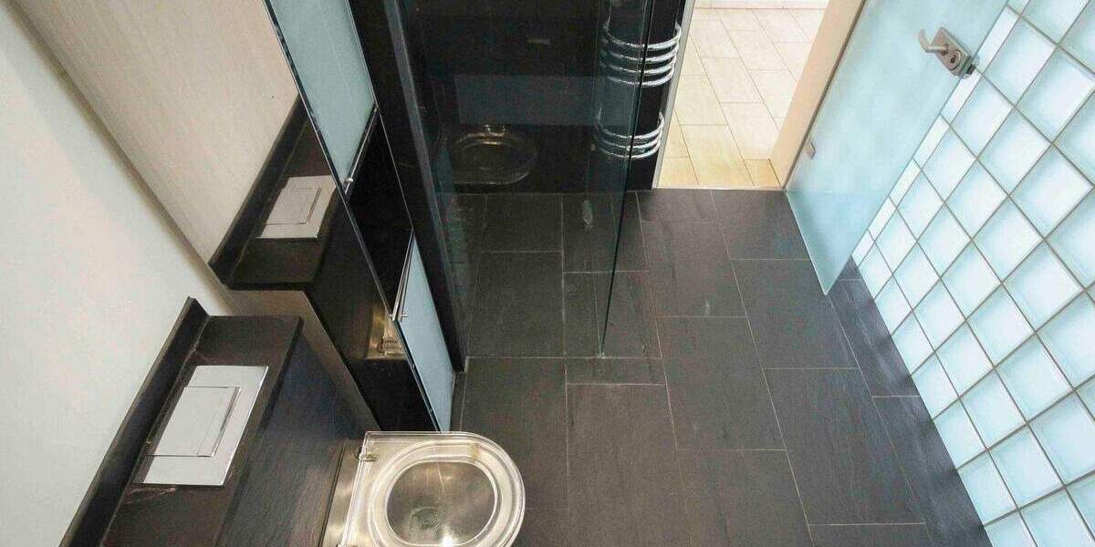 Leben in der Innenstadt: Gepflegtes Reihenmittelhaus samt Dachterrasse und TG-Stellplatz 5 zimmer