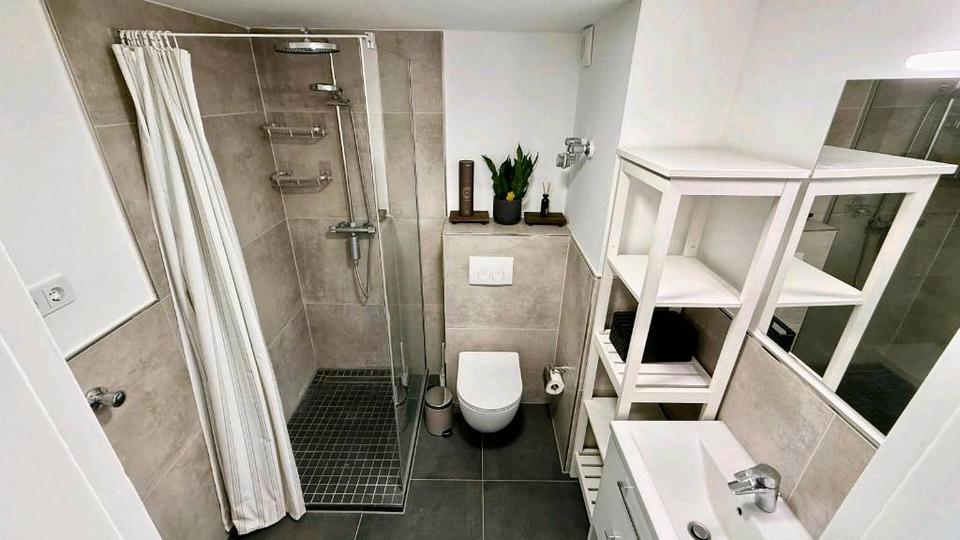 Etagenwohnung Düsseldorf Lörick - 2 Zimmer, 66 m&sup2;, 1.550&euro; | Angebot:26449108