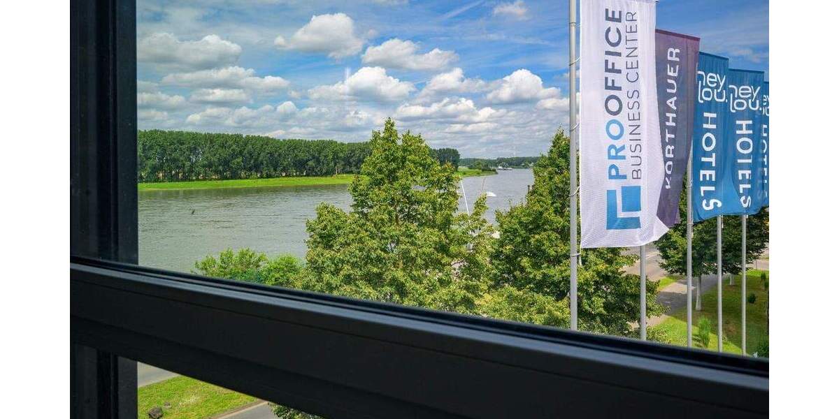 Luxuriöser 247-Schreibtisch am Rheinufer in Monheim am Rhein - Netzwerk zimmer