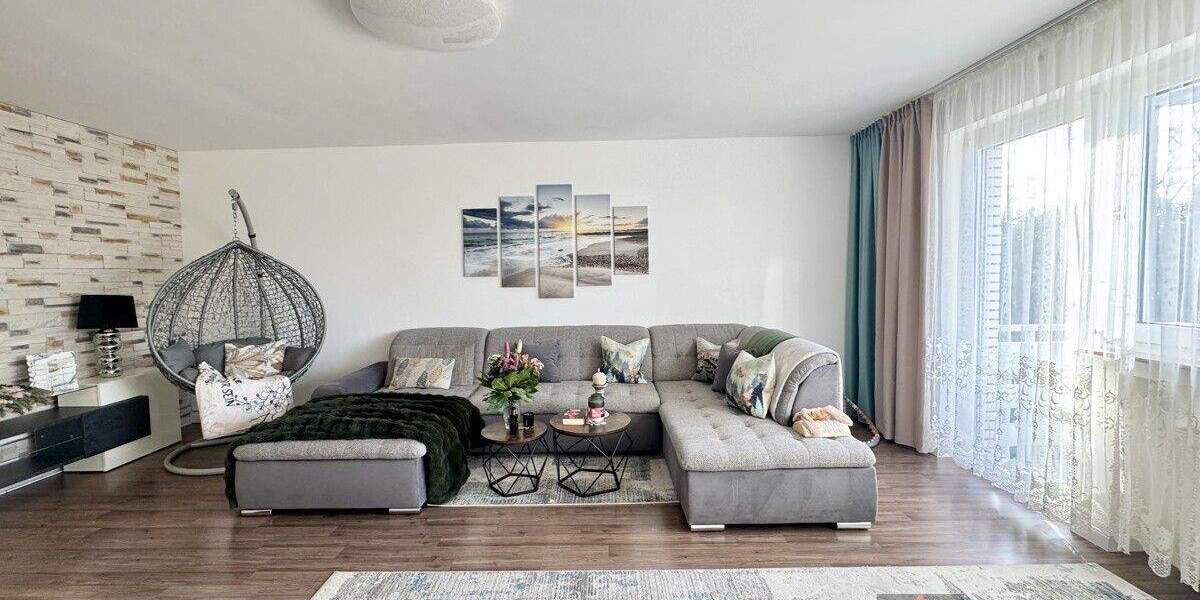 Sonnige Eigentumswohnung mit zwei Balkonen und großer Terrasse in Düsseldorf-Eller 3 zimmer