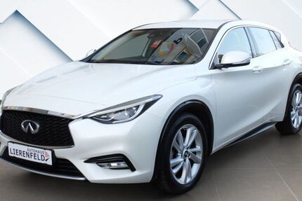 INFINITI Q30