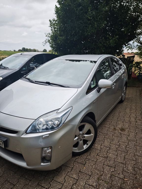 Toyota Prius 172.000 km 7.700 € Kempen 47906