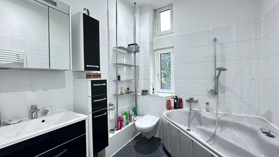 Reihenhaus Solingen Mitte - 9 Zimmer, 210 m&sup2;, 340.000&euro; | Angebot:26326963