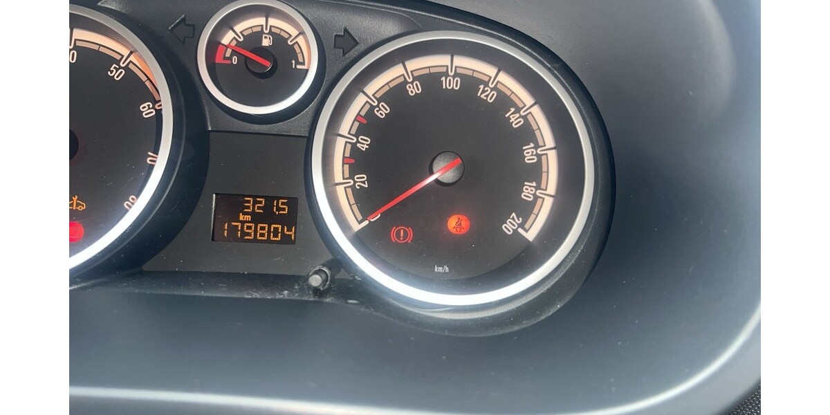 Opel Corsa D 179.000 km 2.500 &euro; Solingen 42651