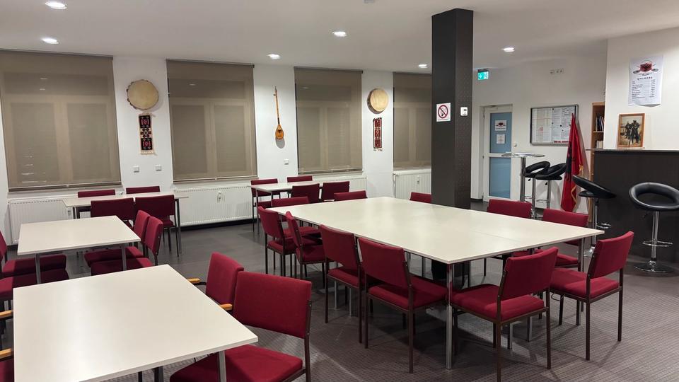 120 m2 Lokal zu vermieten zimmer