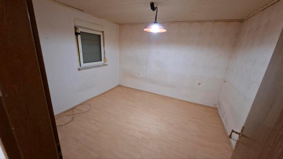 Einfamilienhaus Grevenbroich Neuenhausen - 5 Zimmer, 20 m&sup2;, 99.000&euro; | Angebot:26531903