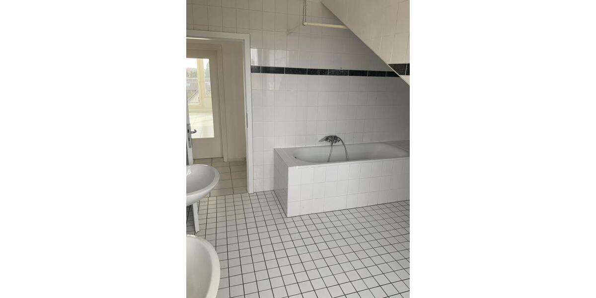 Etagenwohnung Langenfeld (Rheinland) - 3 Zimmer, 96 m&sup2;, 1.089&euro; | Angebot:25648643