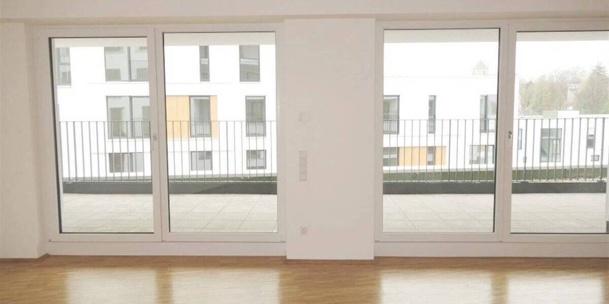 Zimmer Mönchengladbach Stadtmitte - 4 Zimmer, 128 m&sup2;, 1.714&euro; | Angebot:26453952